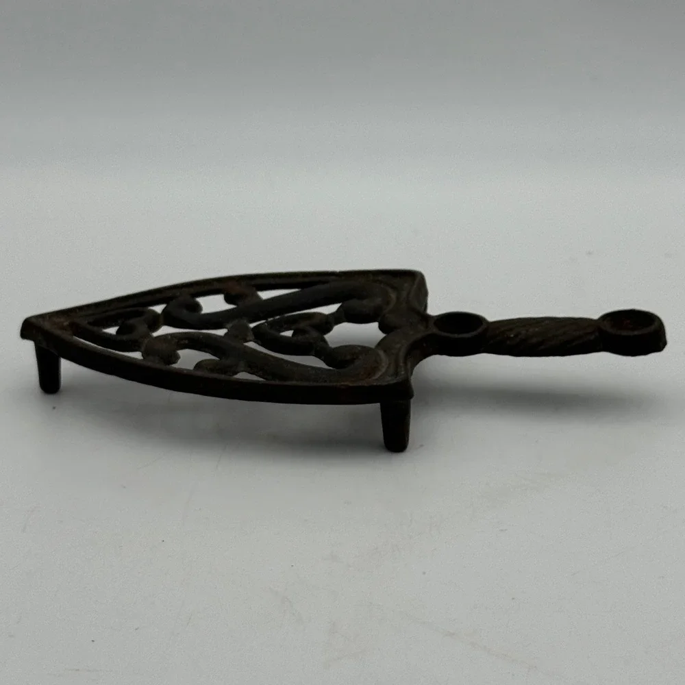Vintage Cast Iron Heart Trivet Sad Iron Stand Rustic Farmhouse Decor Black